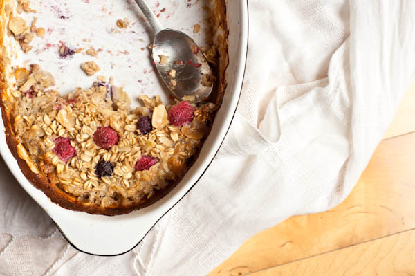 Baked Oatmeal with Almonds, Berries and Bananas